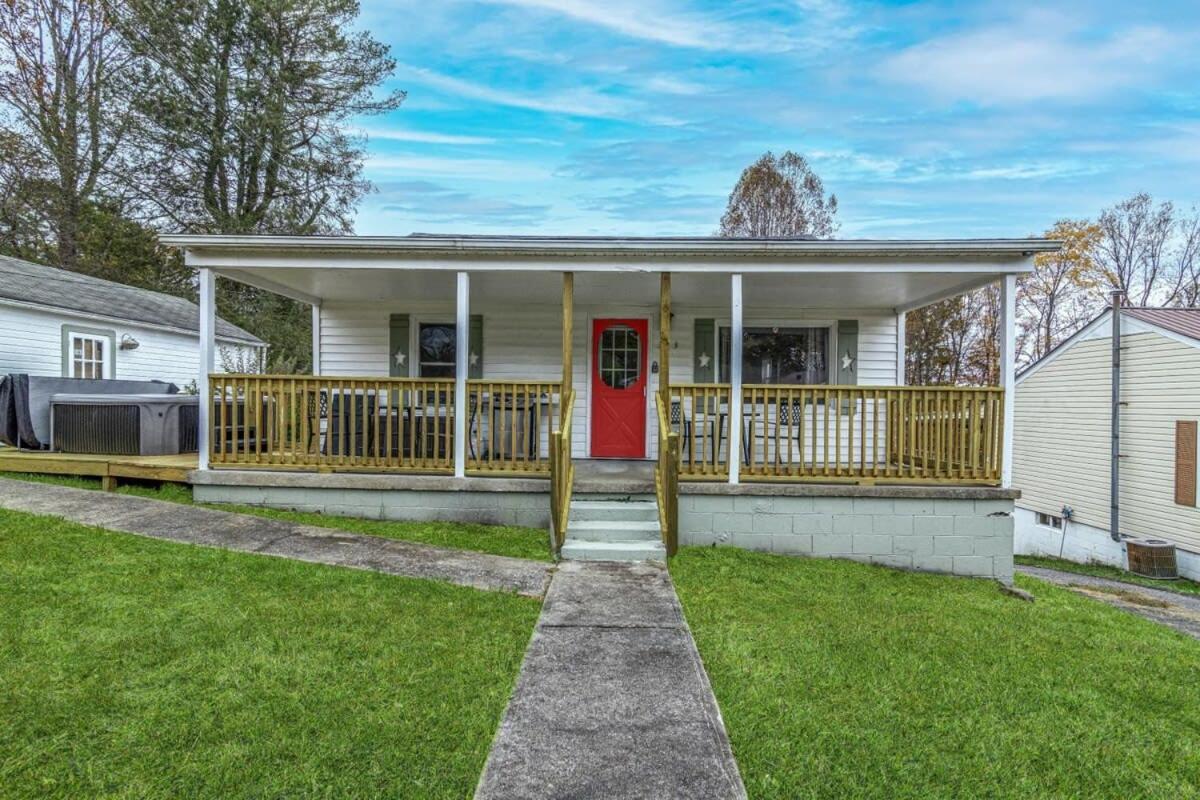 New River Gorge Cottage W Hot Tub, Fire Pit, Grill Oak Hill Exterior foto